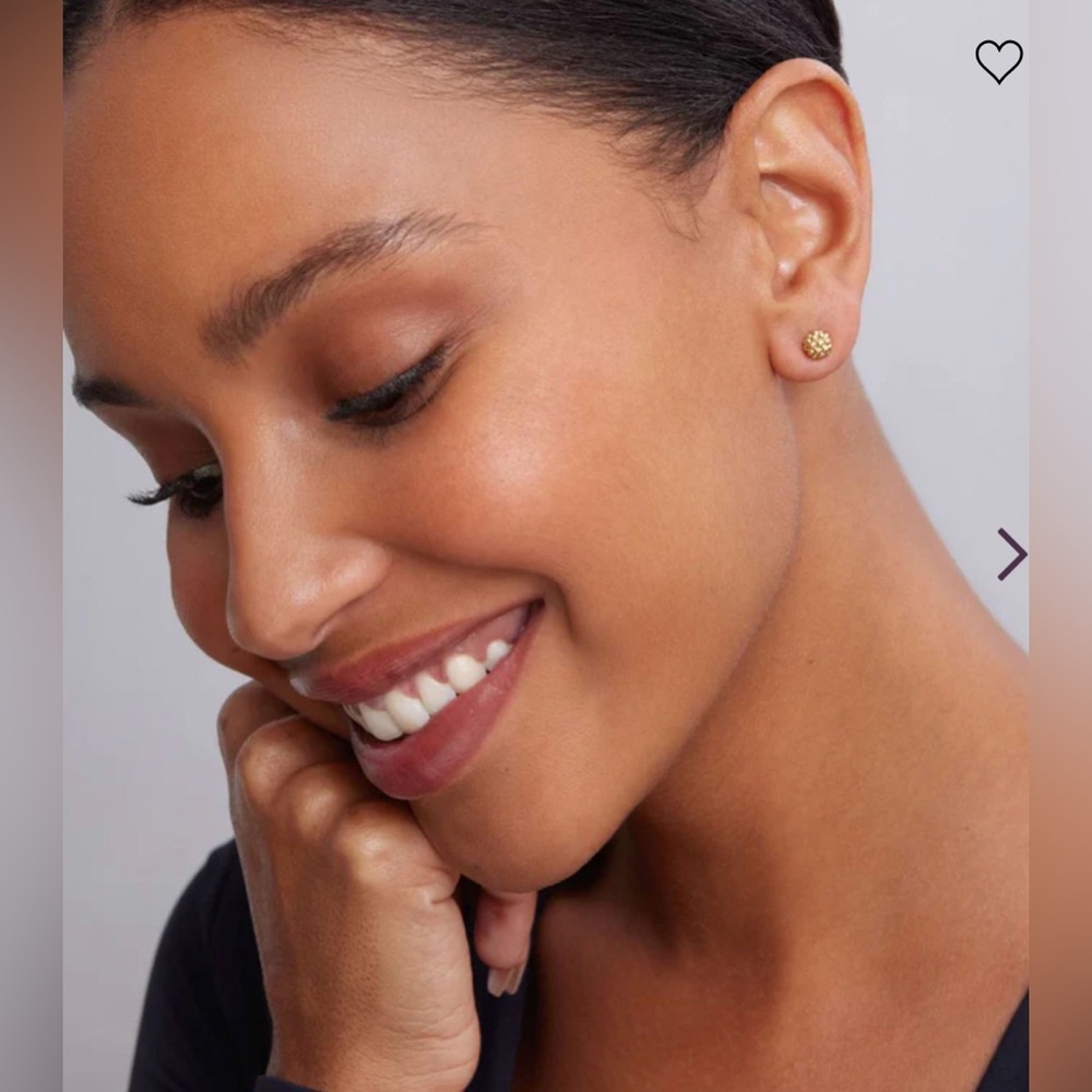 LAGOS 18k Gold stud earrings